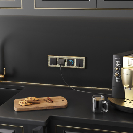 W0041430/ Рамка на 4 поста Palacio Gracia (золото/черный)